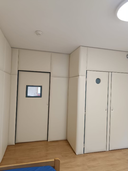 Salle d'apaisement BLJ Capiton Contract