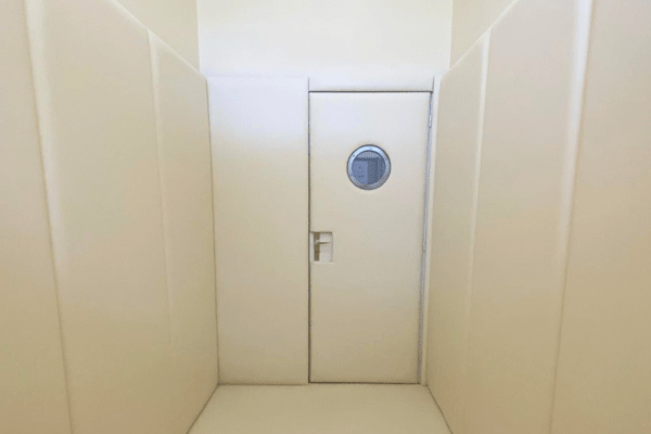 Réalisation d’une salle d’apaisement à Péronne par BLJ Capiton&nbsp;Contract.